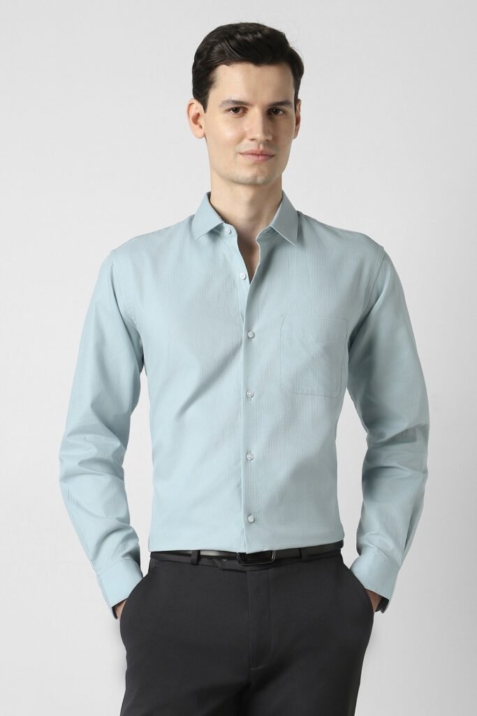 Peter England Light Blue Textured Formal Full Sleeves Shirt Collar Men Relaxed Fit Formal Shirt